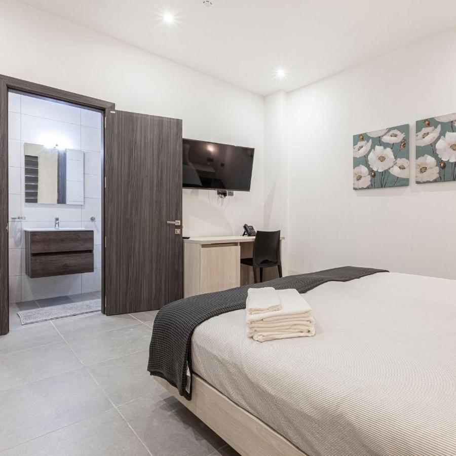 Guesthouse No. 48 Msida Bagian luar foto