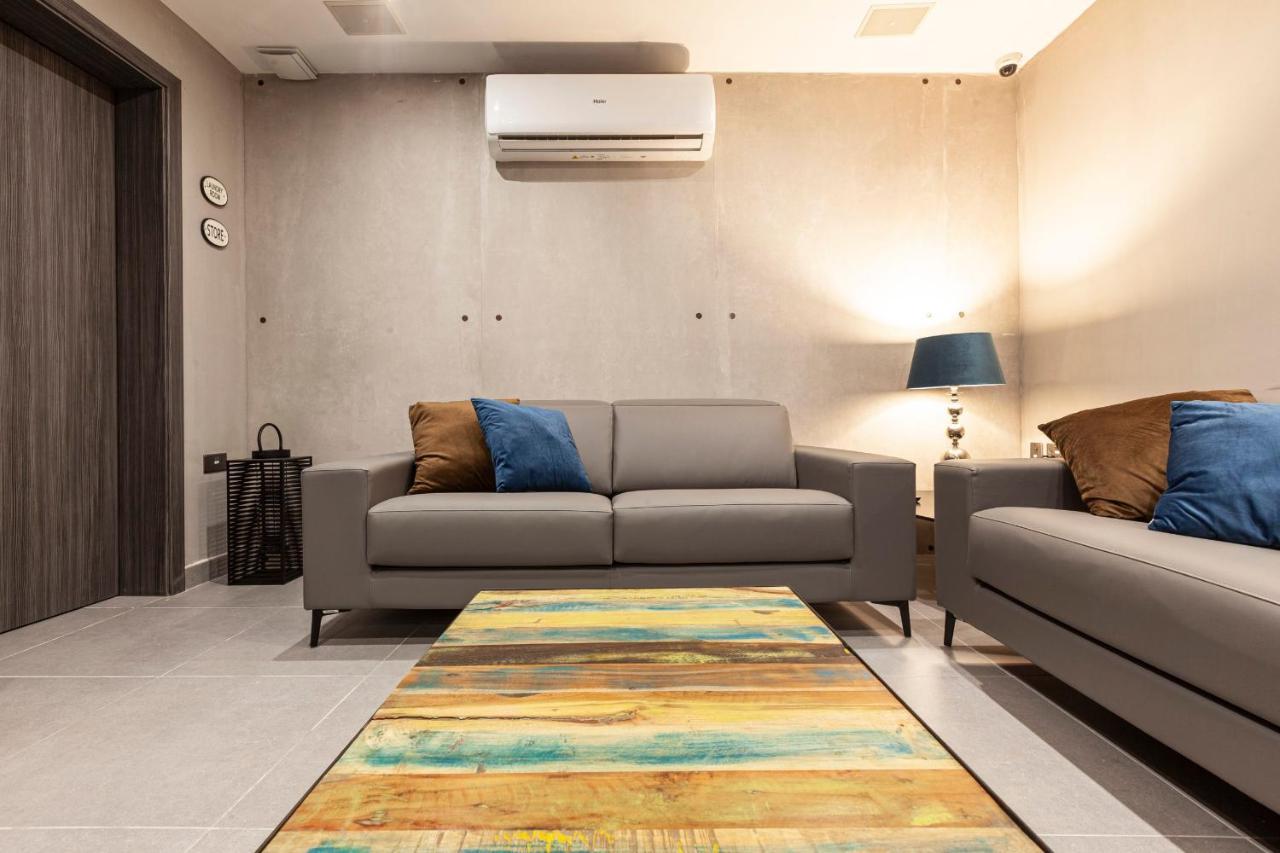Guesthouse No. 48 Msida Bagian luar foto